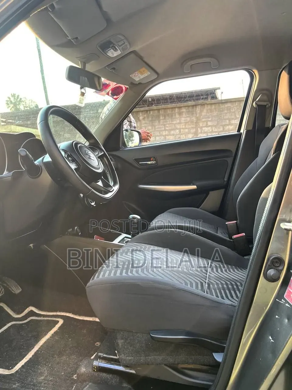Suzuki Swift 2022 Gray