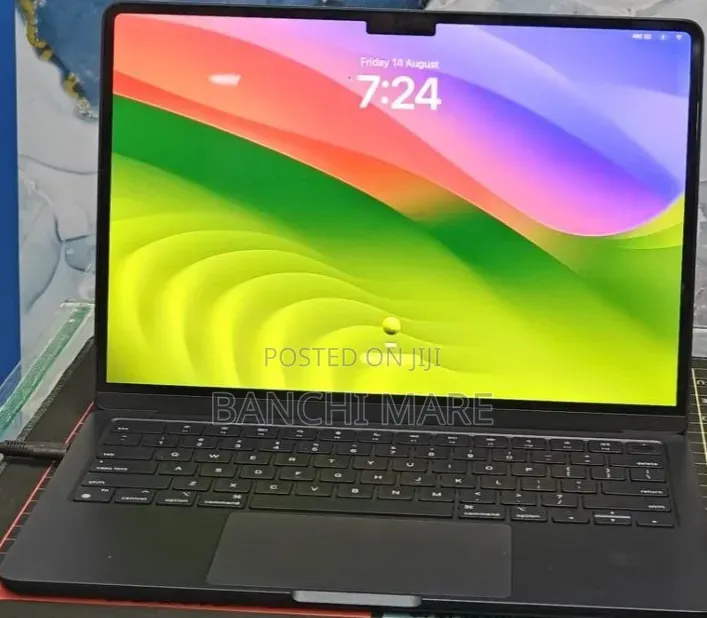 New Laptop Apple MacBook Air 2022 M2 8GB Apple M2 SSD 512GB