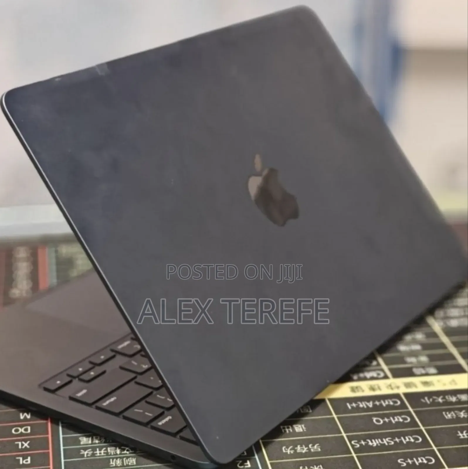 New Laptop Apple MacBook Air 2022 M2 8GB Apple M2 SSD 512GB