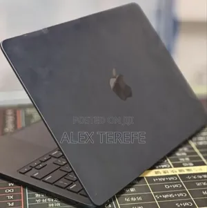New Laptop Apple MacBook Air 2022 M2 8GB Apple M2 SSD 512GB
