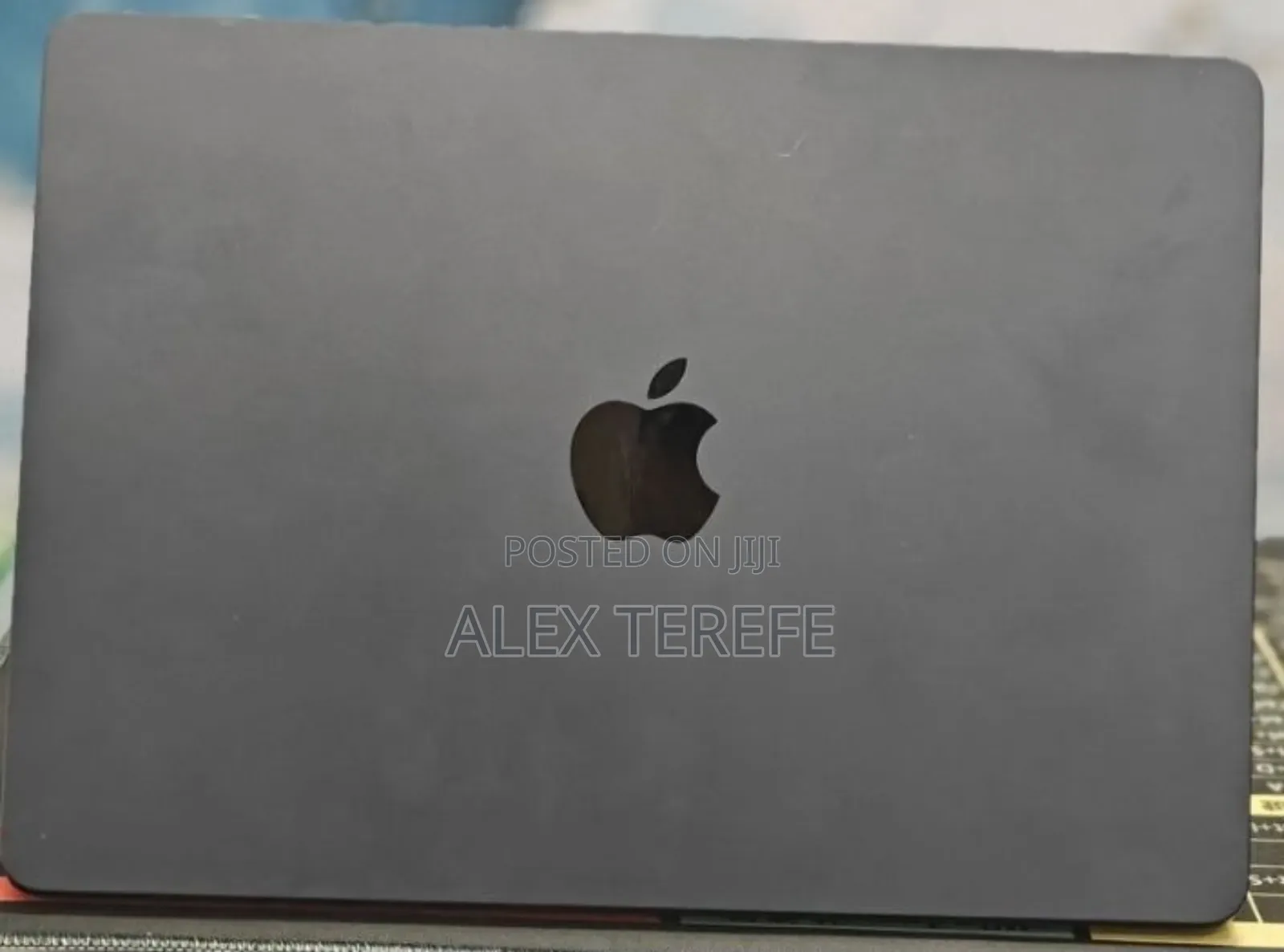 New Laptop Apple MacBook Air 2022 M2 8GB Apple M2 SSD 512GB