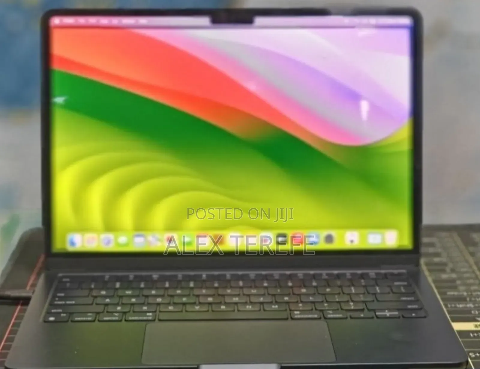 New Laptop Apple MacBook Air 2022 M2 8GB Apple M2 SSD 512GB