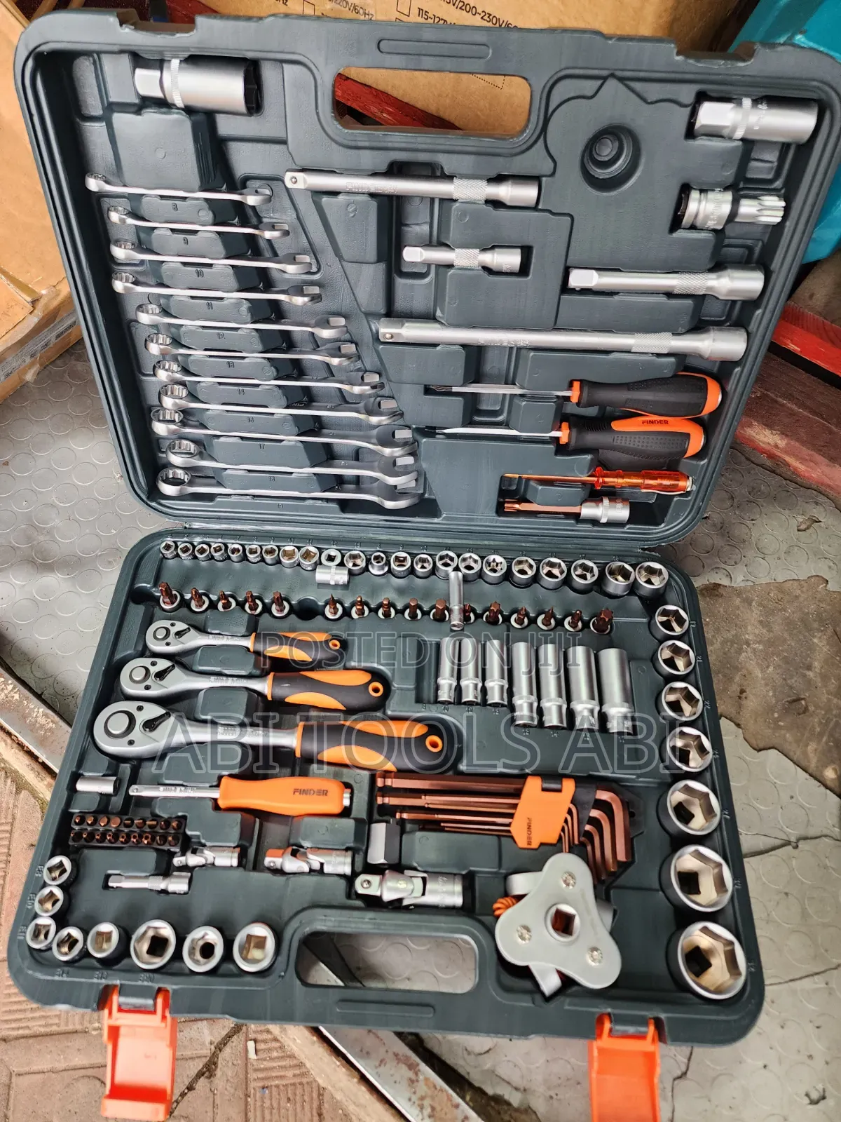 Finder 121pcs Tools Set