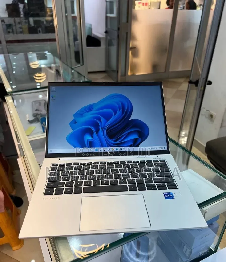 New Laptop HP EliteBook 840 G9 16GB Intel Core i7 SSD 512GB