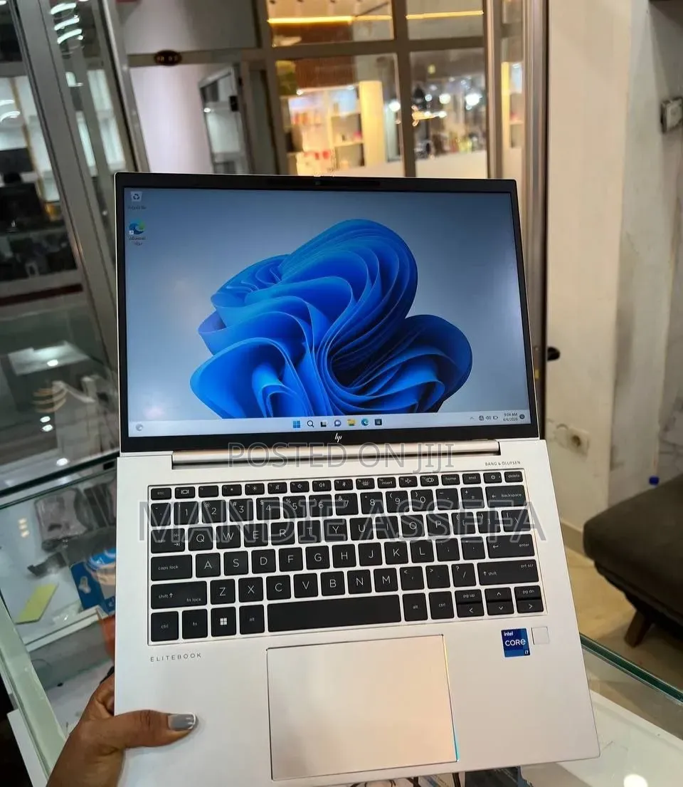 New Laptop HP EliteBook 840 G9 16GB Intel Core i7 SSD 512GB