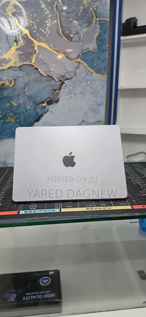 New Laptop Apple MacBook Air 2022 M2 16GB Apple M2 SSD 512GB