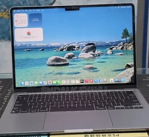 New Laptop Apple MacBook Air 2022 M2 16GB Apple M2 SSD 512GB
