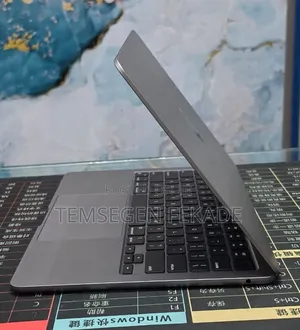 New Laptop Apple MacBook Air 2022 M2 16GB Apple M2 SSD 512GB