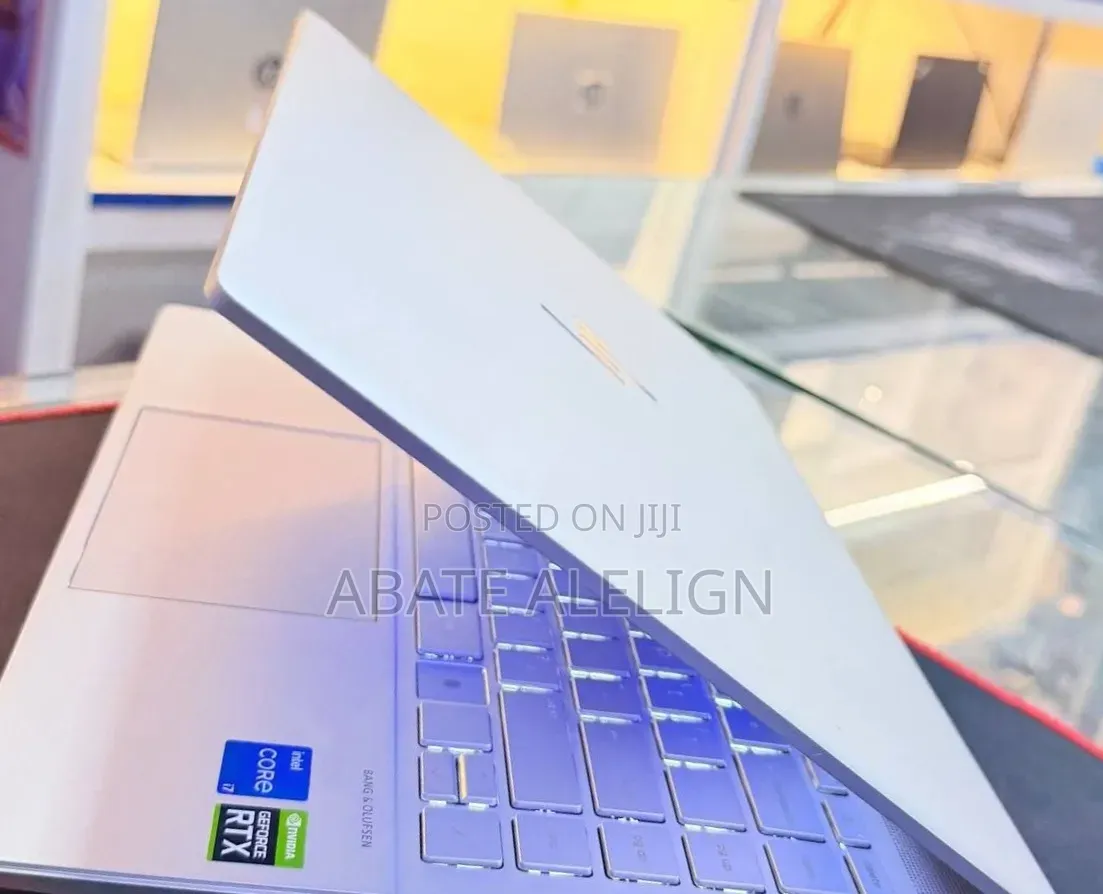 New Laptop HP Envy x360 16GB Intel Core i7 SSD 1T