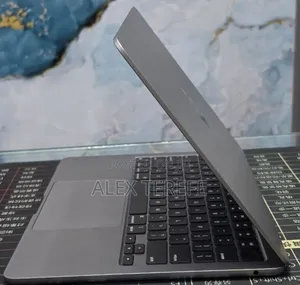 New Laptop Apple MacBook Air 2022 M2 16GB Apple M2 SSD 512GB