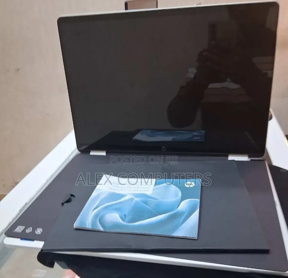 New Laptop HP OmniBook 5 14" 16GB Intel Core 7 SSD 512GB