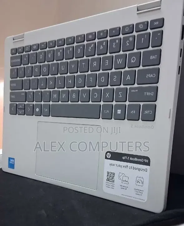 New Laptop HP OmniBook 5 14" 16GB Intel Core 7 SSD 512GB