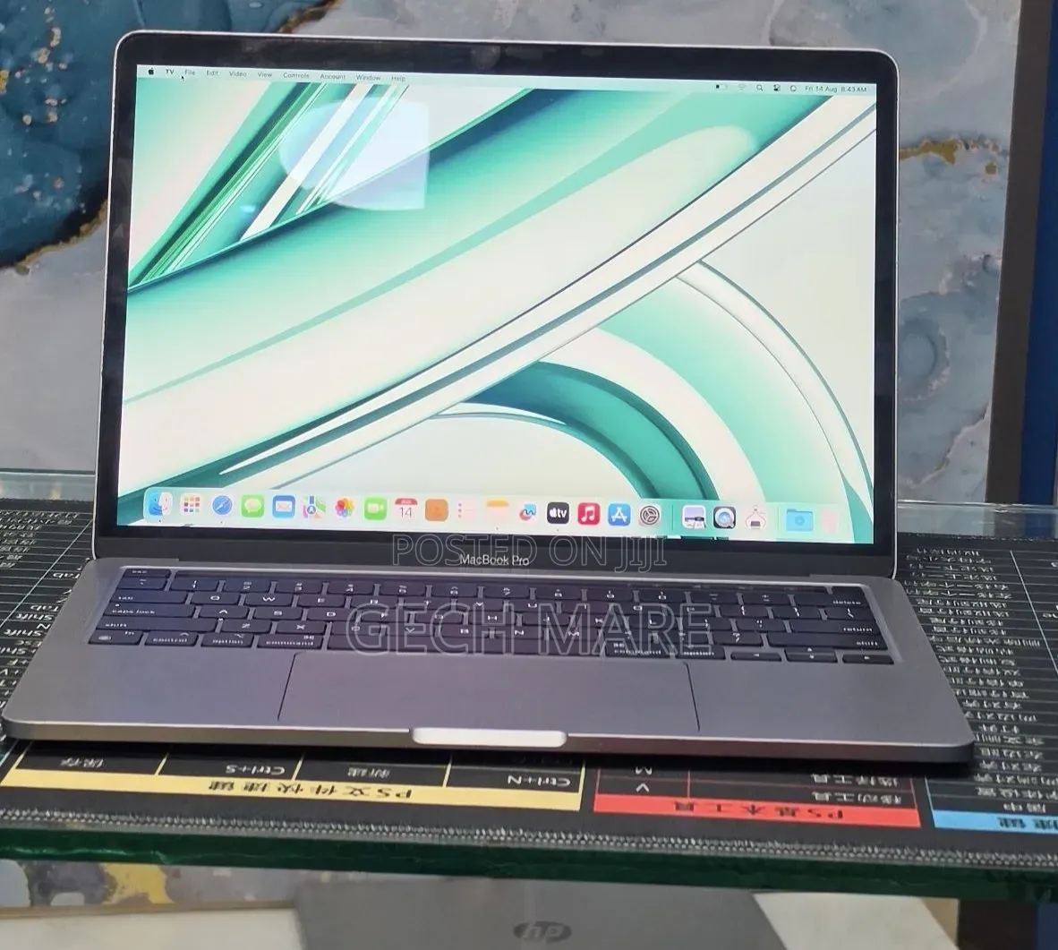 New Laptop Apple MacBook Pro 2022 M2 8GB Intel SSD 256GB