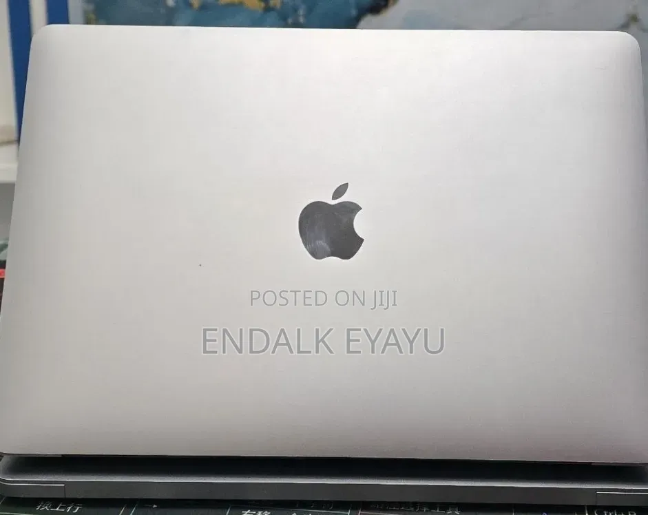 New Laptop Apple MacBook Air 2020 M1 8GB Apple M1 SSD 256GB