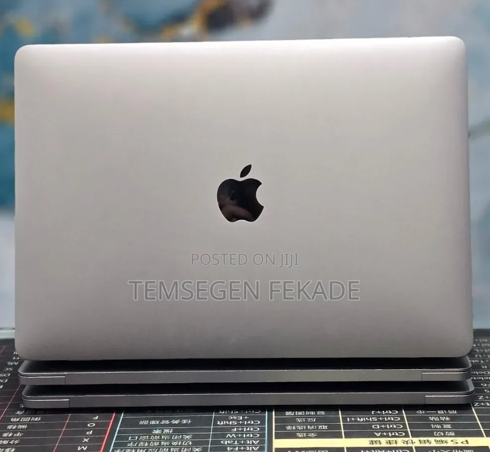 New Laptop Apple MacBook Pro 2020 M1 8GB Apple M1 Pro SSD 512GB