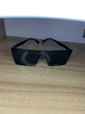 Black Oversized Retro Square Sunglasses