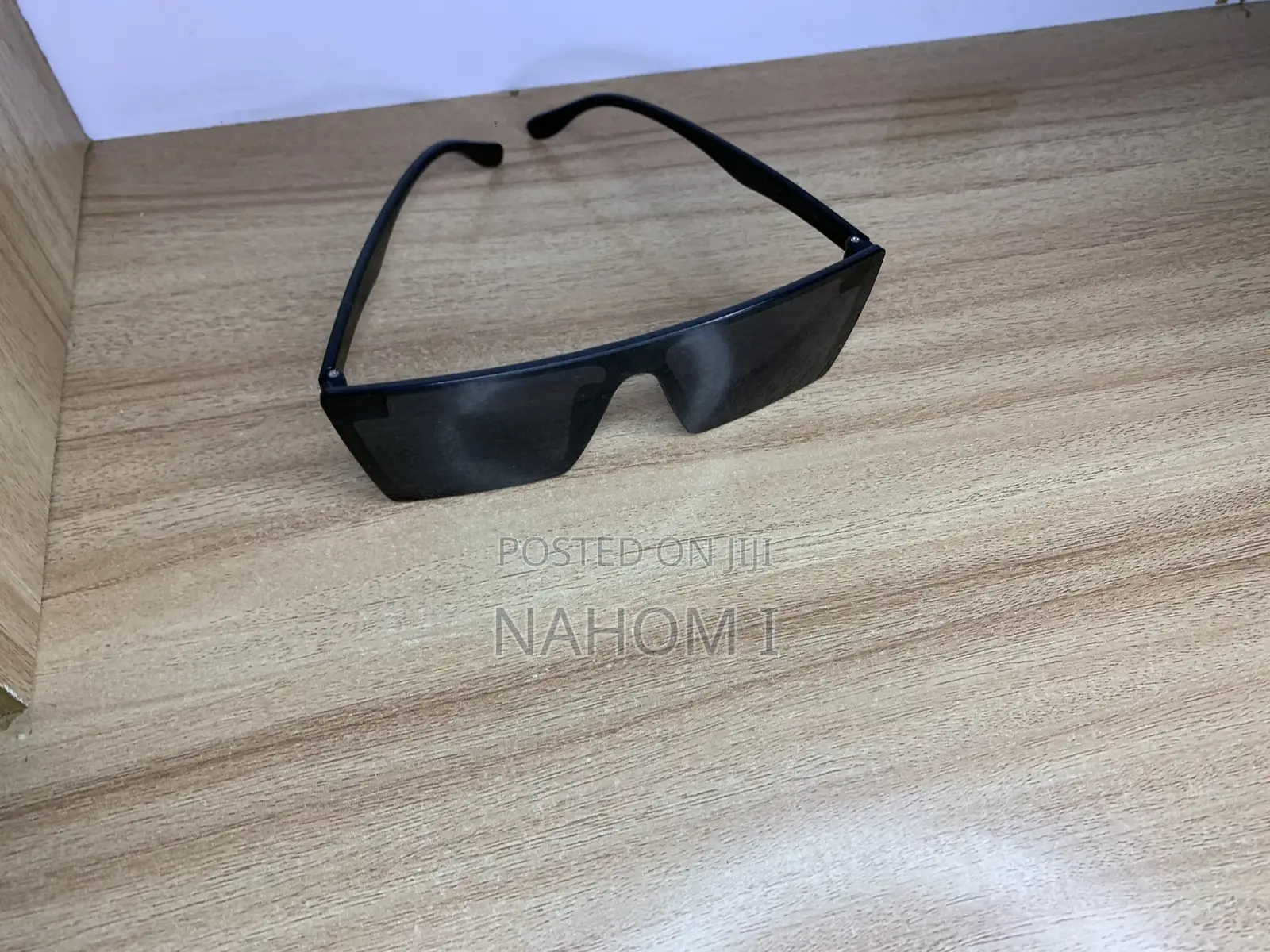 Black Oversized Retro Square Sunglasses