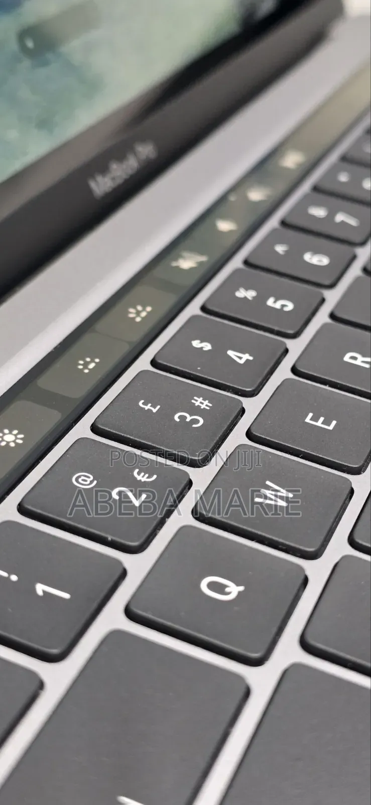 New Laptop Apple MacBook Pro 2020 8GB Intel Core i5 SSD 256GB
