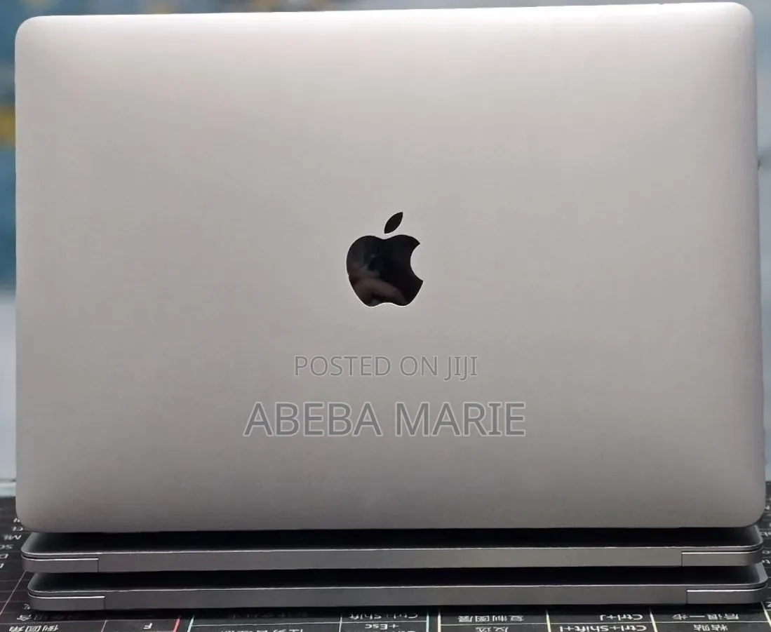 New Laptop Apple MacBook Pro 2020 8GB Intel Core i5 SSD 256GB