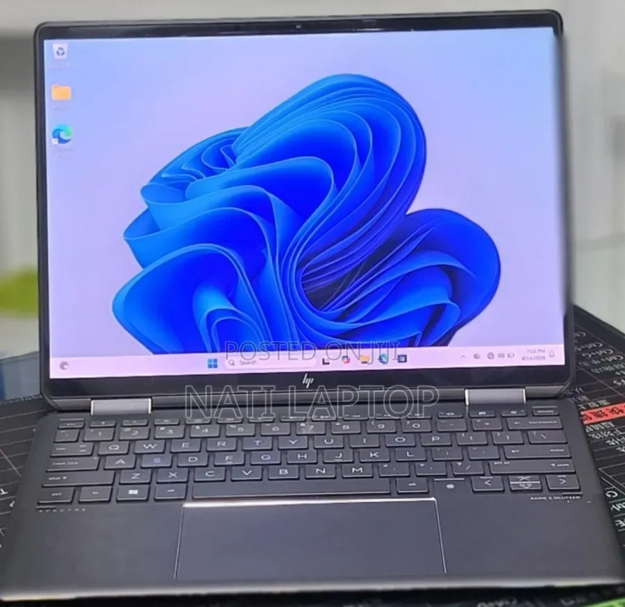 New Laptop HP Spectra 13 16GB Intel Core i7 SSD 1T