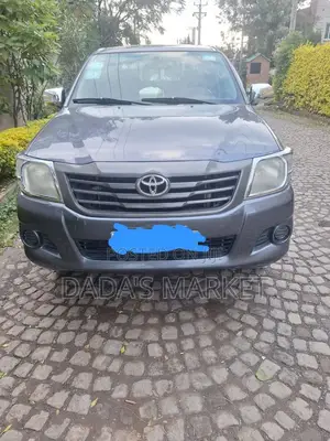 Toyota Hilux 2013 Black