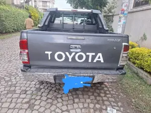 Toyota Hilux 2013 Black
