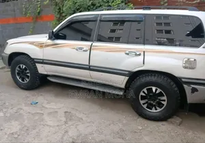 Toyota Land Cruiser 2007 White