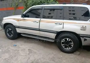 Toyota Land Cruiser 2007 White