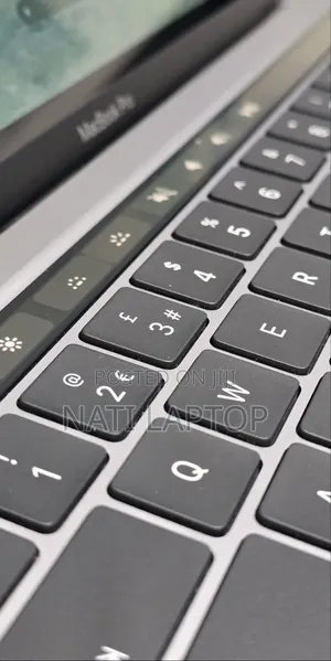 New Laptop Apple MacBook Pro 2021 M1 8GB Apple M1 Pro SSD 512GB