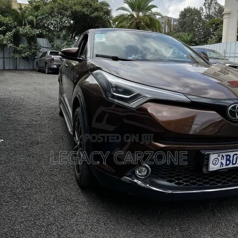 Toyota C-HR 2017 Brown