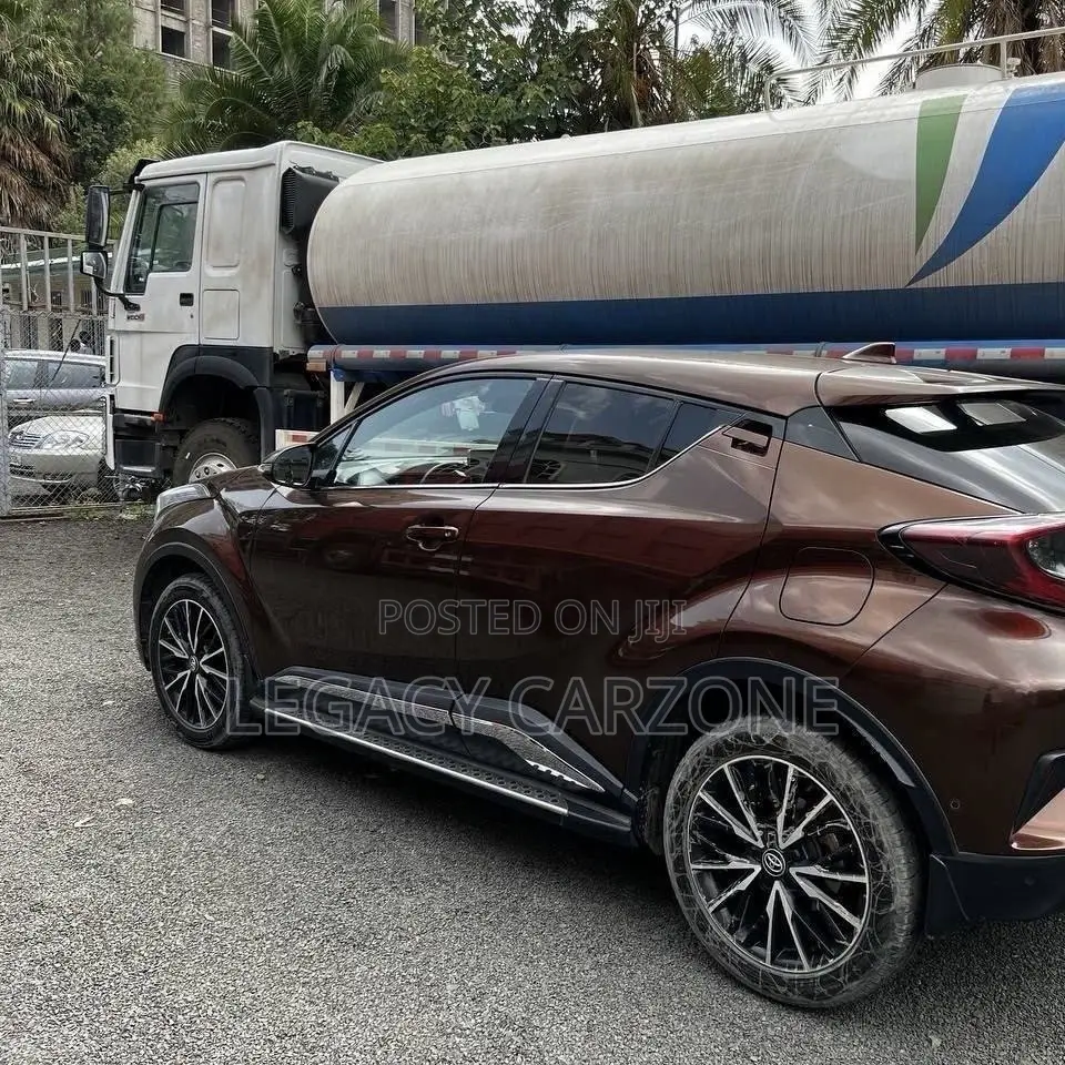 Toyota C-HR 2017 Brown