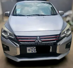 Mitsubishi Attrage 2022 Silver