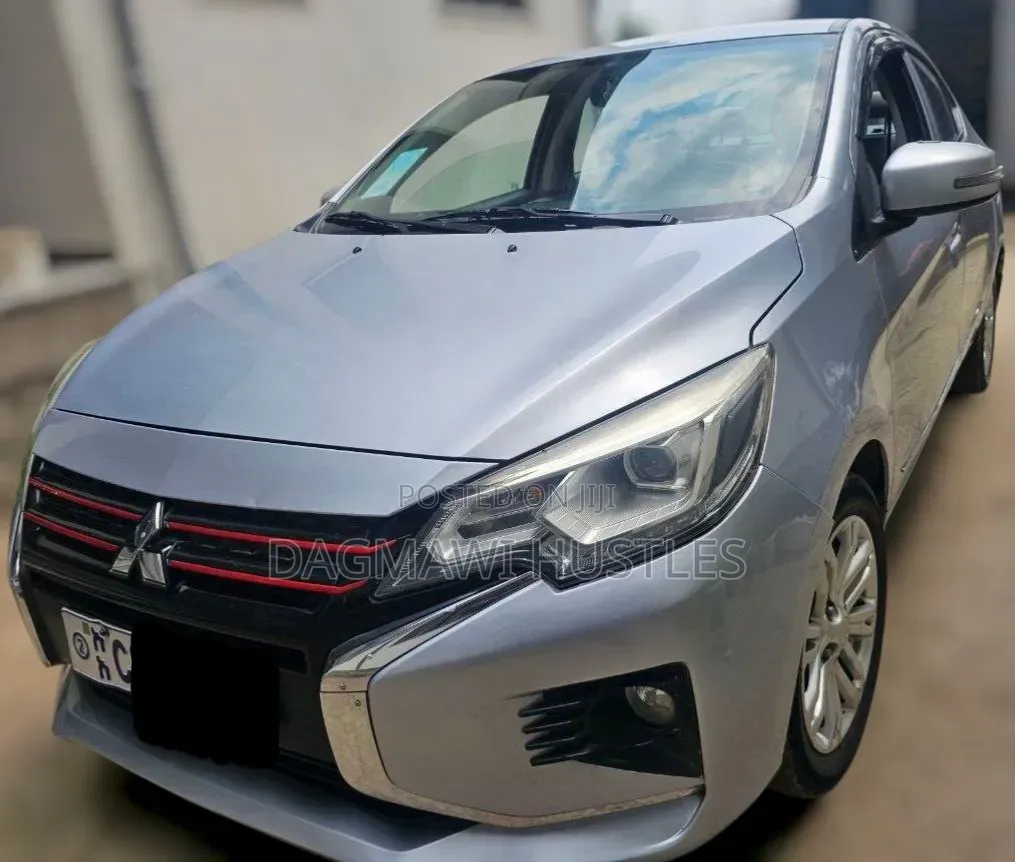 Mitsubishi Attrage 2022 Silver