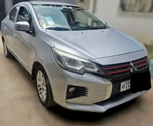 Mitsubishi Attrage 2022 Silver