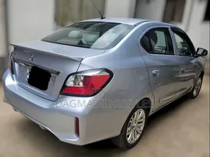 Mitsubishi Attrage 2022 Silver