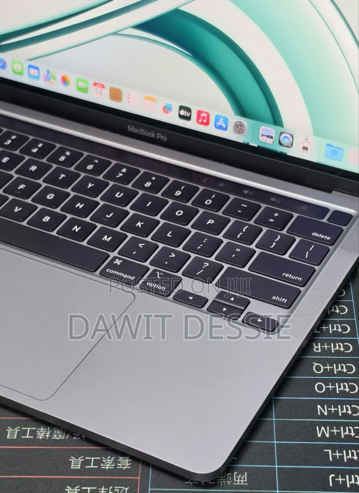 New Laptop Apple MacBook Pro 2022 M2 8GB Apple M2 SSD 256GB