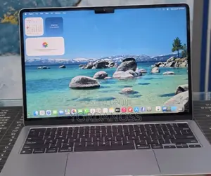 New Laptop Apple MacBook Air 2022 M2 16GB Apple M2 SSD 512GB