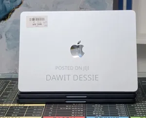 New Laptop Apple MacBook Air 2025 M4 16GB Apple M4 SSD 256GB