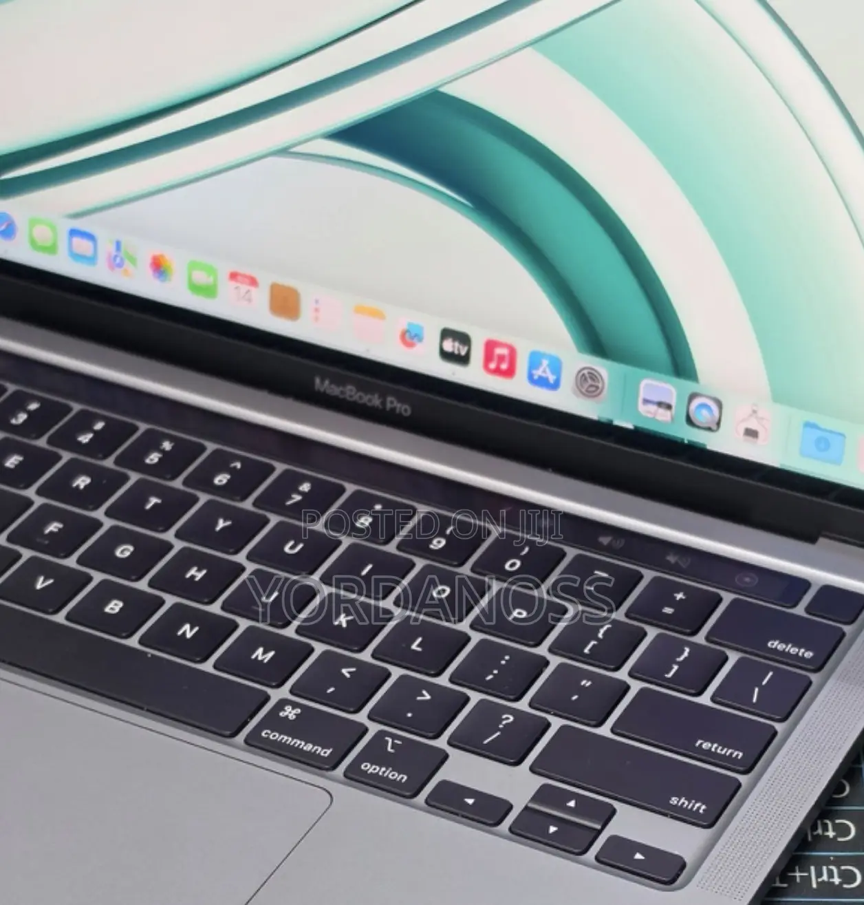 New Laptop Apple MacBook Pro 2022 M2 8GB Apple M2 SSD 256GB