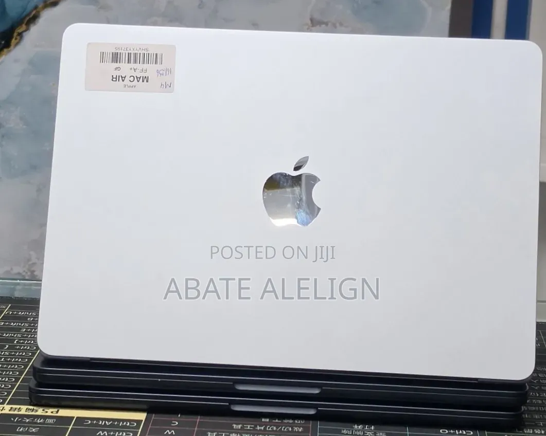 New Laptop Apple MacBook Air 2025 M4 16GB Apple M4 SSD 256GB
