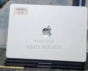 New Laptop Apple MacBook Air 2025 M4 16GB Apple M4 SSD 256GB