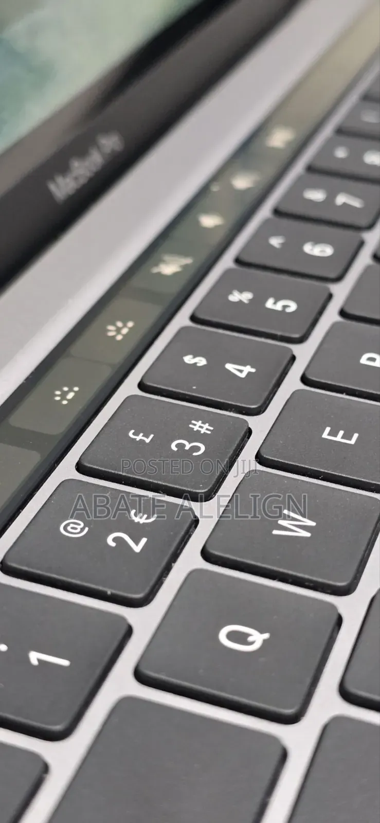 New Laptop Apple MacBook Pro 2020 M1 8GB Apple M1 Pro SSD 512GB