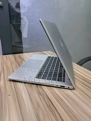 New Laptop HP 8GB AMD Ryzen 5 SSD 512GB