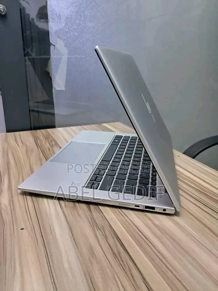 New Laptop HP 8GB AMD Ryzen 5 SSD 512GB