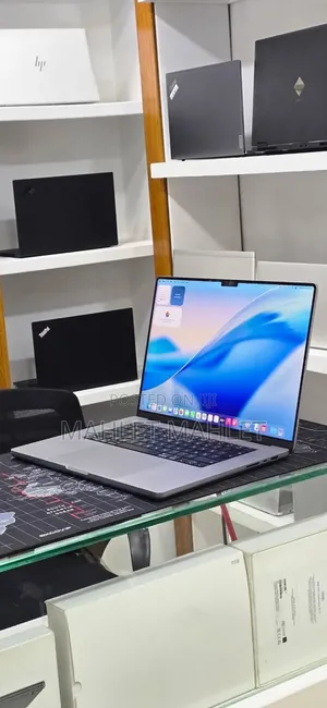 New Laptop Apple MacBook Pro 2021 M1 32GB Apple M1 Pro SSD 512GB