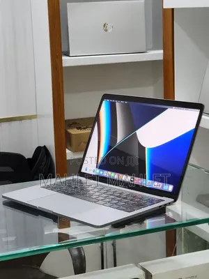 New Laptop Apple MacBook Pro 2019 16GB Intel Core i7 SSD 512GB