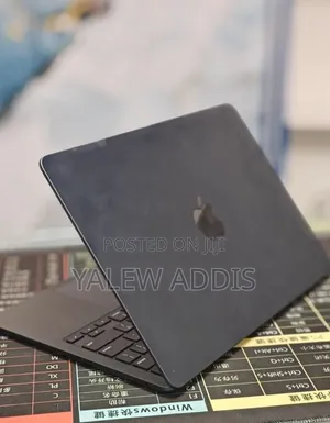 New Laptop Apple MacBook Air 2022 M2 8GB Apple M2 SSD 512GB