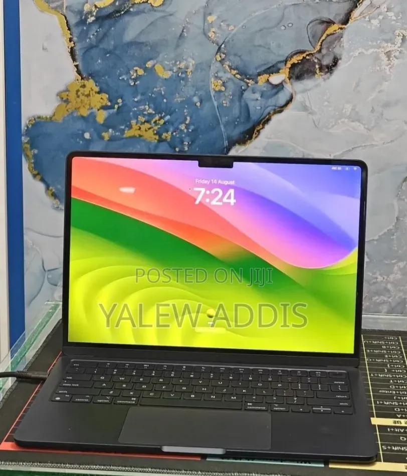 New Laptop Apple MacBook Air 2022 M2 8GB Apple M2 SSD 512GB