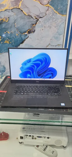 New Laptop Dell XPS 15 16GB Intel Core i5 SSD 512GB