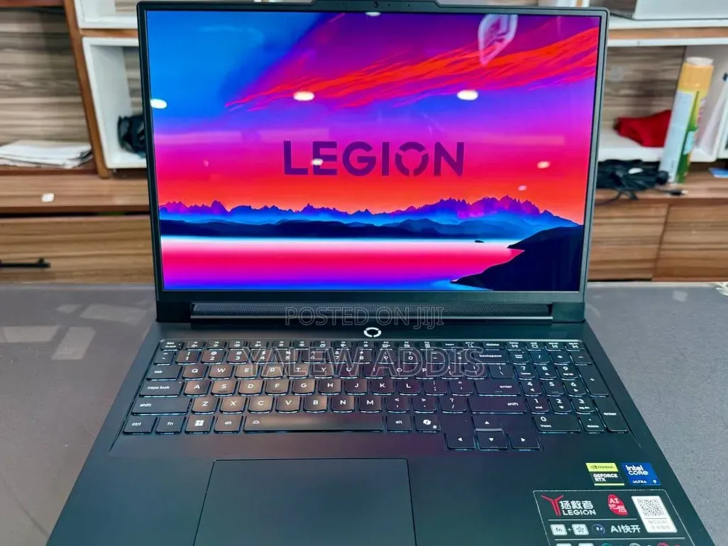 New Laptop Lenovo Legion 9 32GB Intel Core Ultra 9 SSD 1T